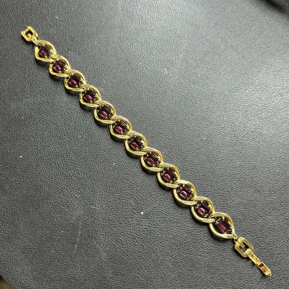 Vintage Authentic Givenchy gold bracelet with purple stone - Picture 10 of 13